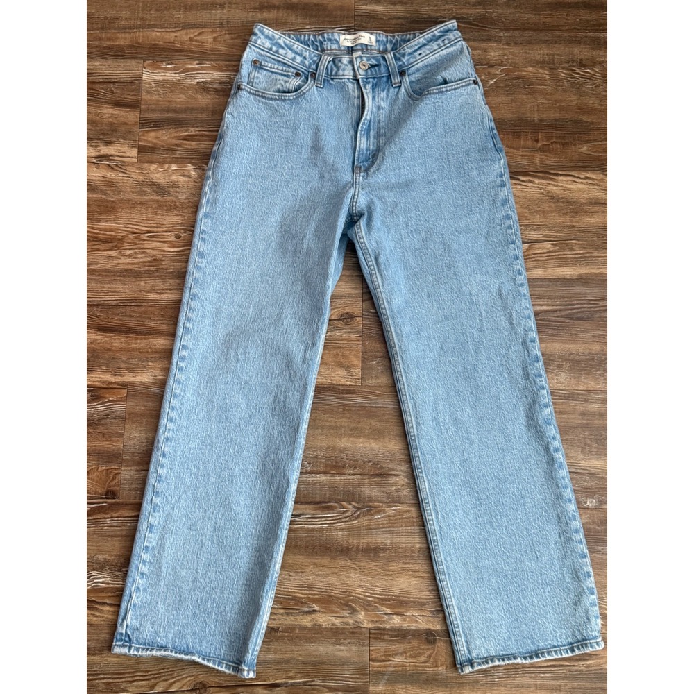 Abercrombie & Fitch Curve Love 90s Relaxed High Rise Jeans Light Wash 28 6 short